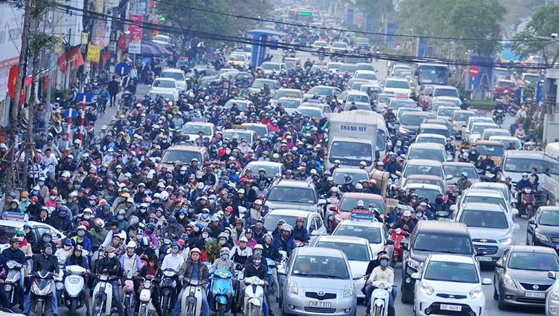 can cu nao 90% nguoi dan ha noi dong y cam xe may? hinh anh 1