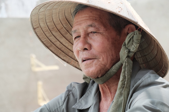  Vụ sạt lở 6 ngôi nhà kinh hoàng ở Nhà Bè: Chỉ kịp ôm con mà chạy lúc nửa đêm - Ảnh 4.