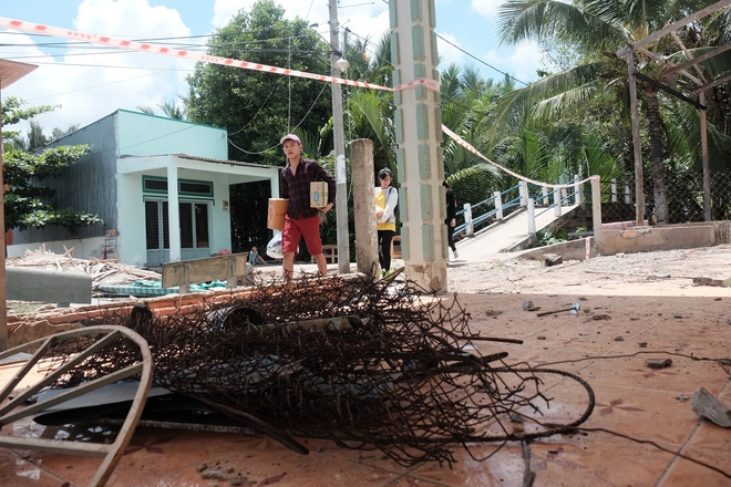  Vụ sạt lở 6 ngôi nhà kinh hoàng ở Nhà Bè: Chỉ kịp ôm con mà chạy lúc nửa đêm - Ảnh 10.