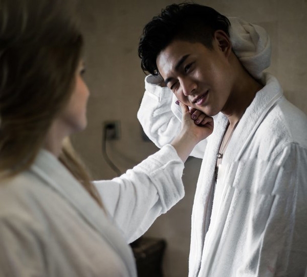 chi can bo ra 15 phut lam dieu nay, chong nao cung phai thang hoa ben vo - 2