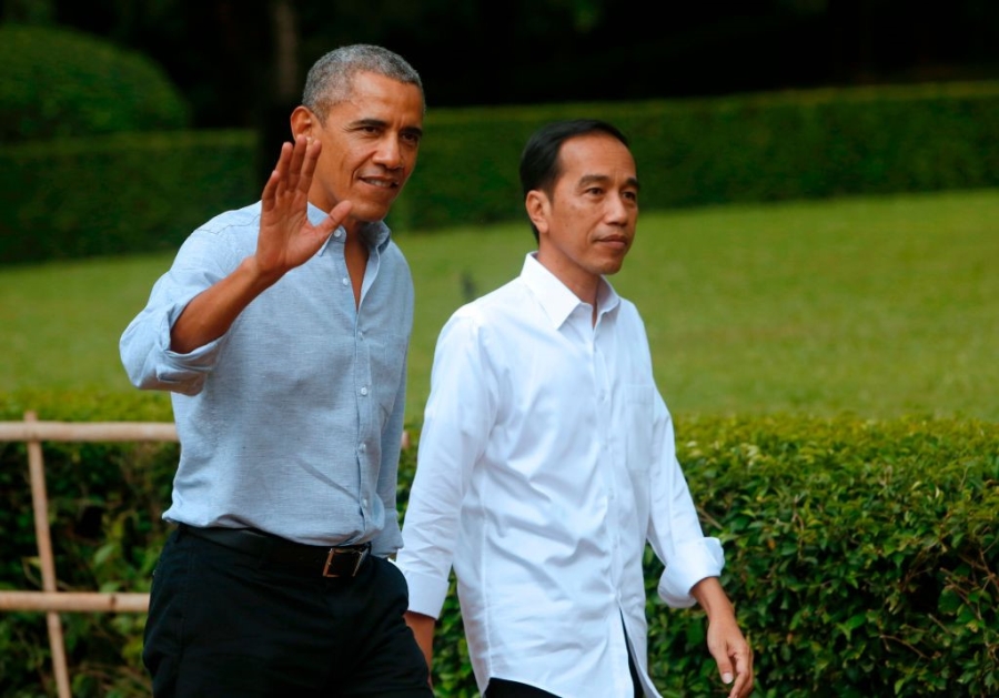 Ong Obama ngoi cafe vuon, thu mon an vat Indonesia hinh anh 6