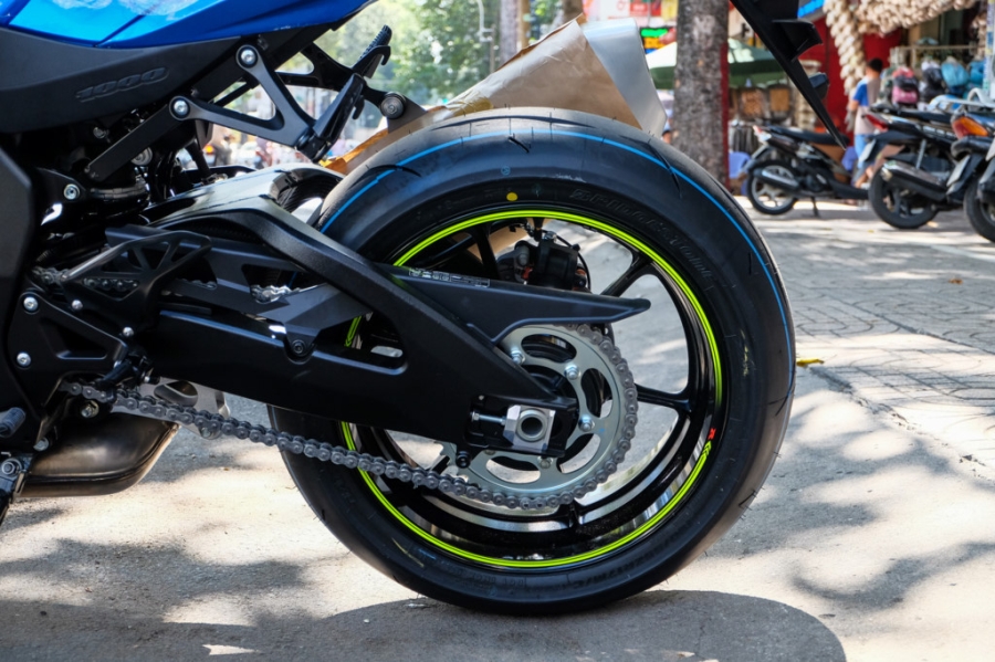 Suzuki GSX-R1000 2017 đầu tiên tại Việt Nam hình ảnh 4 Suzuki GSX-R1000 2017 dau tien tai Viet Nam hinh anh 4