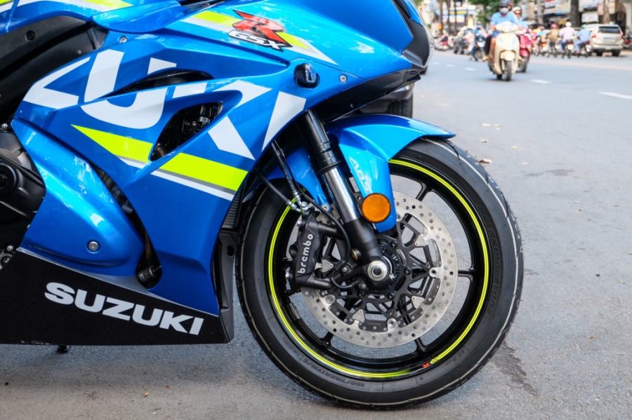 Suzuki GSX-R1000 2017 đầu tiên tại Việt Nam hình ảnh 5 Suzuki GSX-R1000 2017 dau tien tai Viet Nam hinh anh 5
