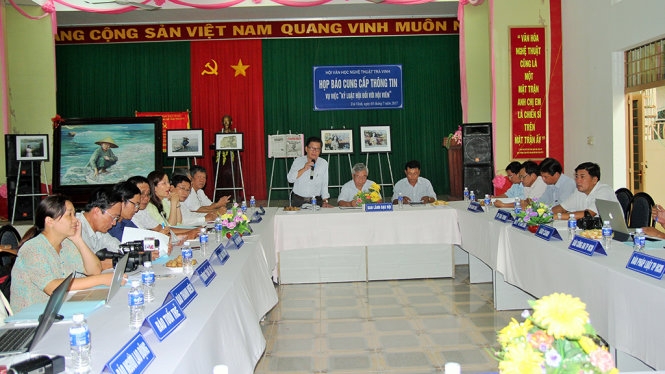 Trà Vinh họp báo về việc thu giữ tranh 'Biển chết' 