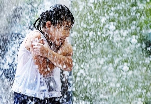 du bao thoi tiet hom nay (4.7): ha noi dau tuan troi mat, co mua hinh anh 1