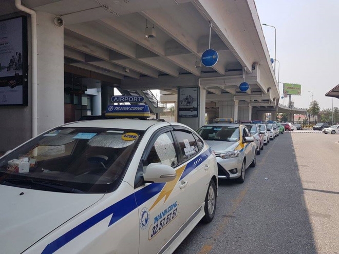 Xe truyen thong 'to' Uber, Grab duoc uu ai thue, Bo Tai chinh noi gi? hinh anh 1