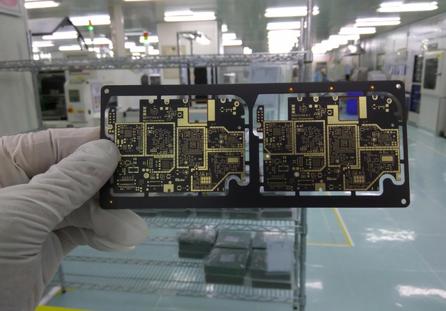 Hình ảnh được cho là mainboard của BPhone 2 đang lắp ráp tại nhà máy Bắc Ninh.