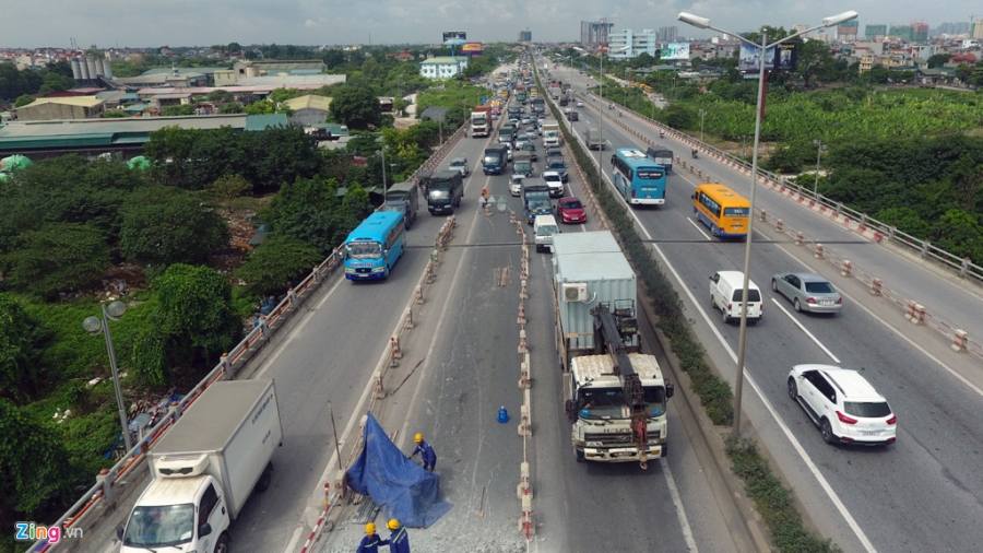 Duong dan len cau Thanh Tri tac dai tu sang toi trua hinh anh 4