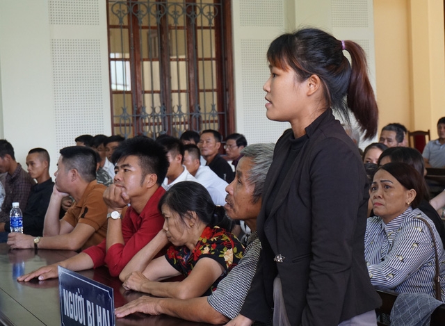 Gia đình anh Dần tham gia phiên tòa