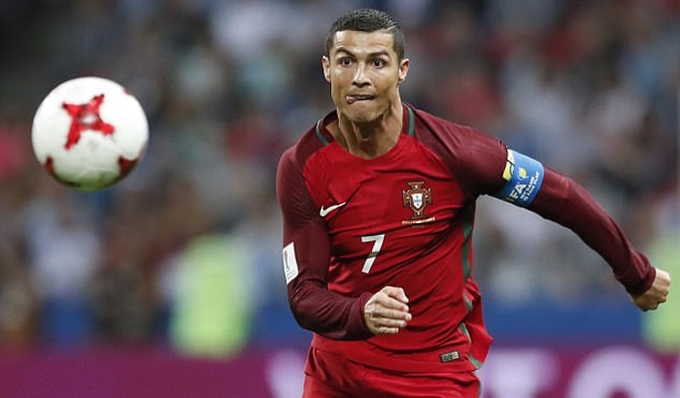 Ronaldo bị chỉ trích phân biệt chủng tộc khi đăng ảnh