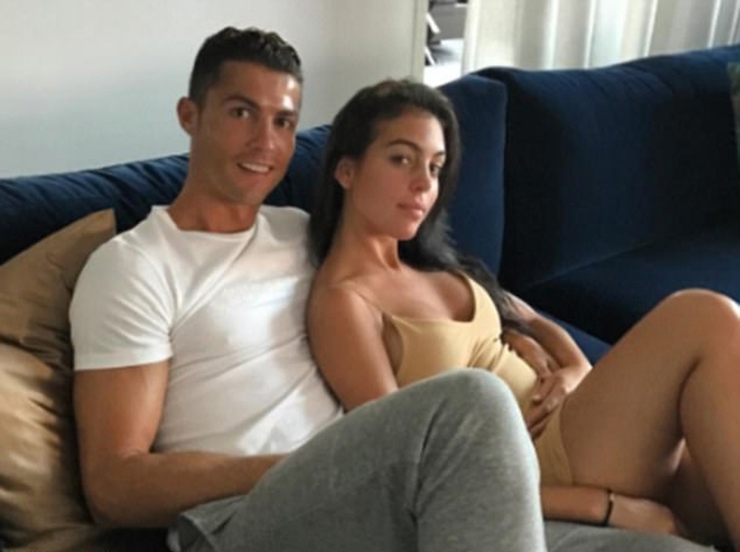 Ronaldo bị chỉ trích phân biệt chủng tộc khi đăng ảnh