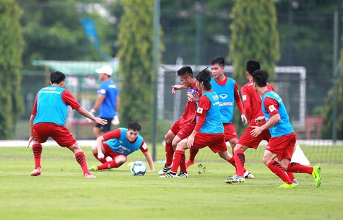 U.22 Việt Nam: Công Phượng, Tuấn Anh thua... đàn em Quang Hải - ảnh 1