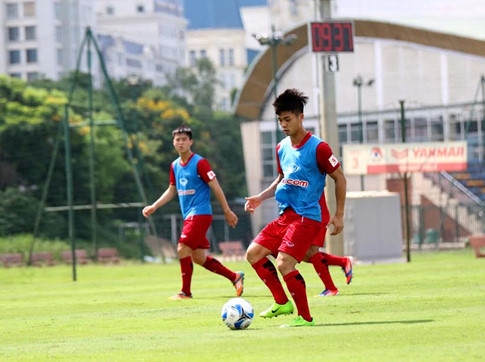 U.22 Việt Nam: Công Phượng, Tuấn Anh thua... đàn em Quang Hải - ảnh 2