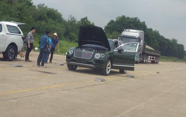 Thiếu gia 9X Sài thành tậu thêm Bentley Bentayga màu độc nhất Việt Nam - Ảnh 1.