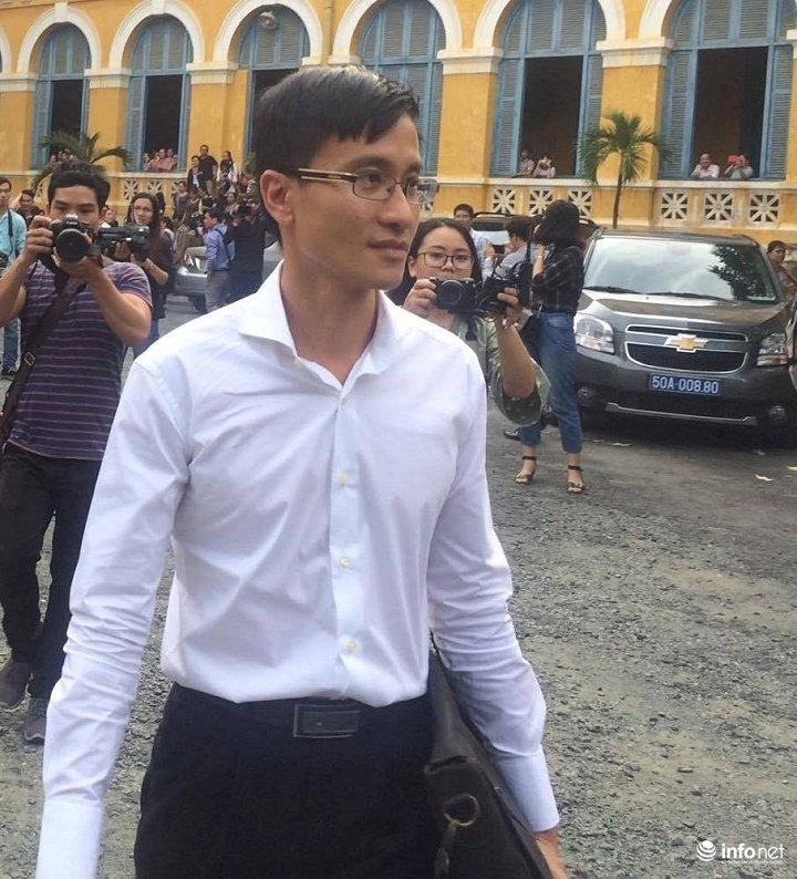 dong thai bat ngo phia luat su cua cao toan my khien hoa hau phuong nga phai lo ngai - 2