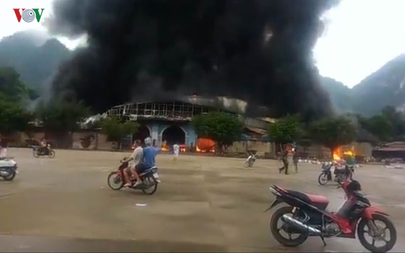 hien truong vu chay lon o cua khau tan thanh, lang son hinh 5