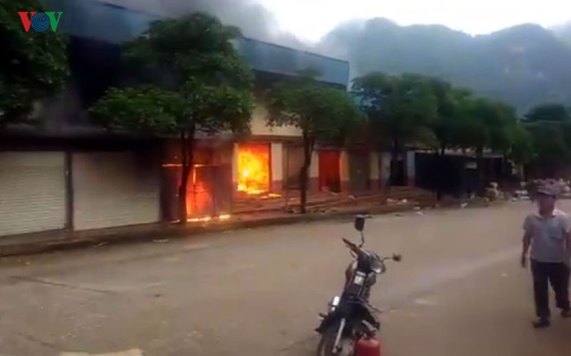hien truong vu chay lon o cua khau tan thanh, lang son hinh 8