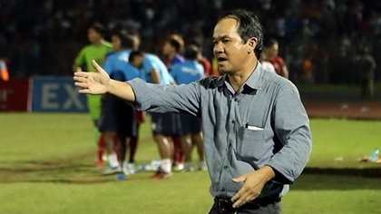 Bau Duc noi gi khi tu choi de Van Thanh ra nuoc ngoai thi dau hinh anh