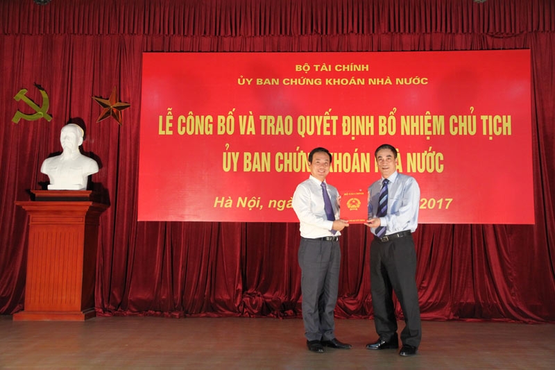 Ủy ban chứng khoán, chứng khoán, thị trường chứng khoán, Trần Văn Dũng, Vũ Bằng