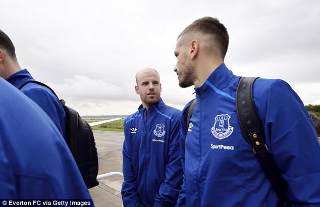 Rooney cung dong doi len duong du dau he 2017 hinh anh 7