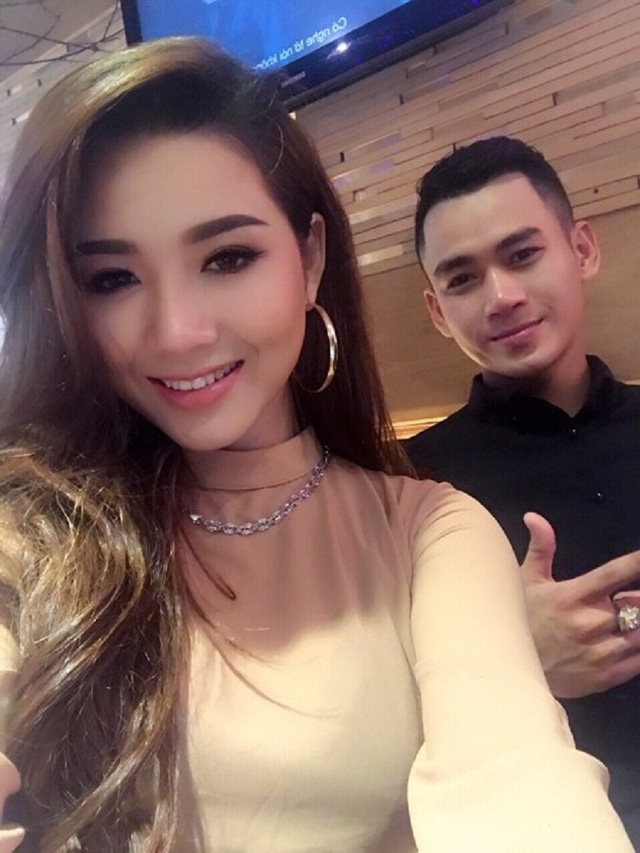 Cặp vợ chồng trẻ đang được yêu mến trên mạng