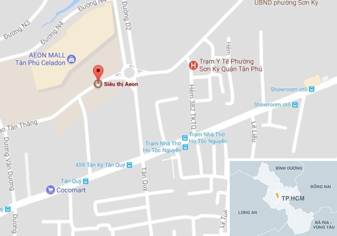 Oto ruot duoi xe may gay nao loan pho Sai Gon hinh anh 2