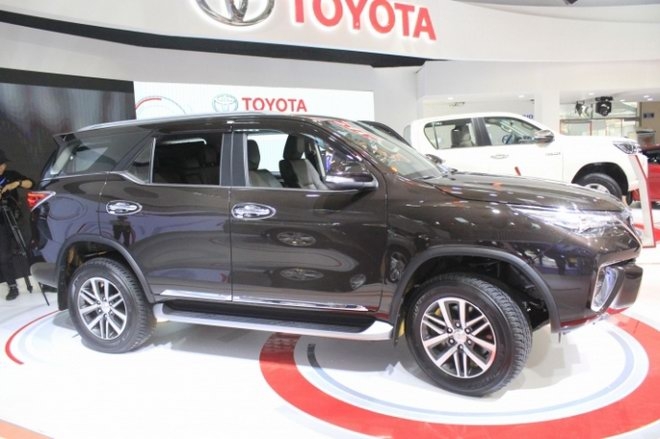 vi sao toyota fortuner khong giam gia nhung van dat hang? hinh anh 1
