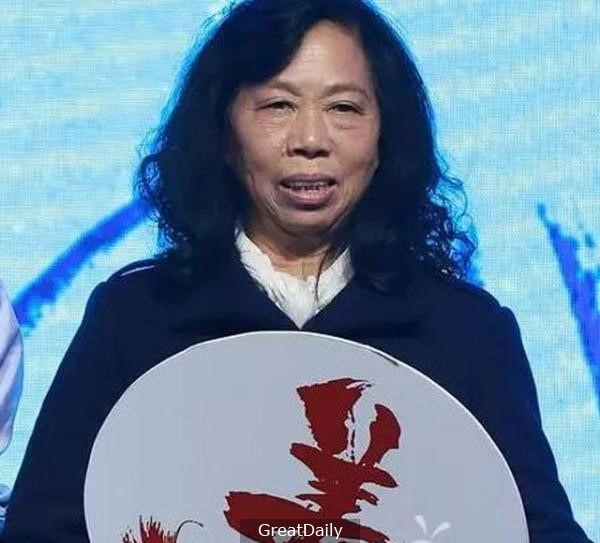 'Bac gai xau xi' trong phim Chau Tinh Tri ngay cang noi tieng hinh anh 3