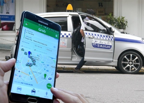 Uber, grab, taxi truyền thống, cuộc chiến taxi, trốn thuế, giá cước, cước taxi