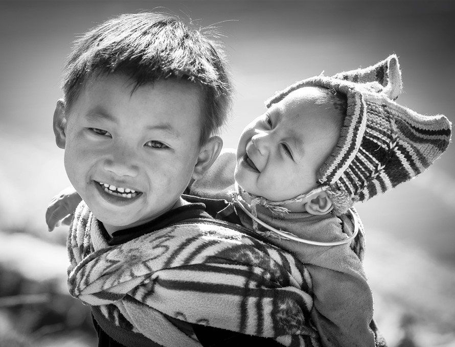 Thieu nhi Viet dep la qua ong kinh nguoi tre hinh anh 2
