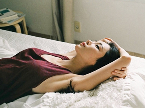 phai lam sao khi phat hien vo nhan tin nho trai la hinh anh 1