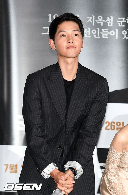 song-joong-ki-tuoi-roi-du-song-hye-kyo-khong-den-ung-ho-phim-moi-1