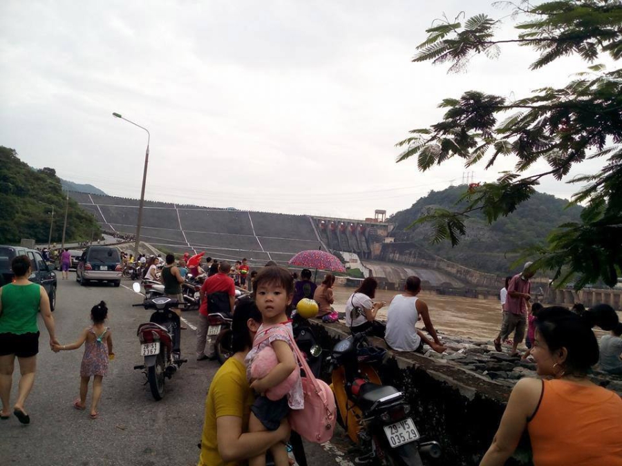 thuy dien hoa binh 9 nam moi xa lu: dan bat chap nguy hiem den xem hinh anh 6