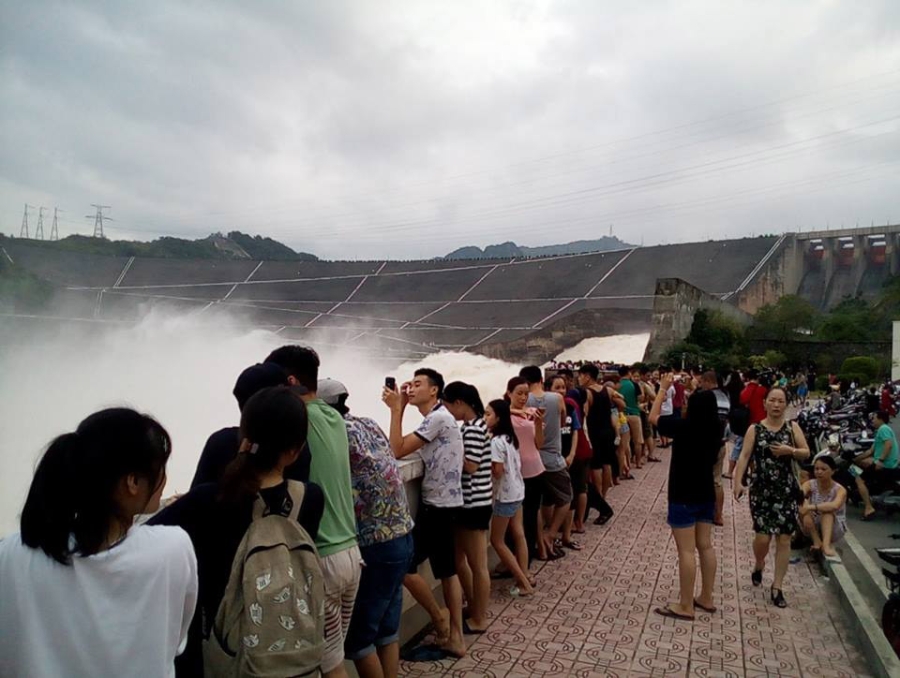 thuy dien hoa binh 9 nam moi xa lu: dan bat chap nguy hiem den xem hinh anh 8