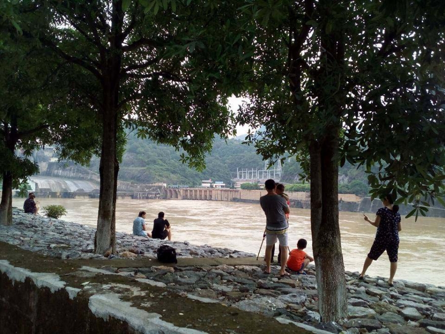 thuy dien hoa binh 9 nam moi xa lu: dan bat chap nguy hiem den xem hinh anh 9