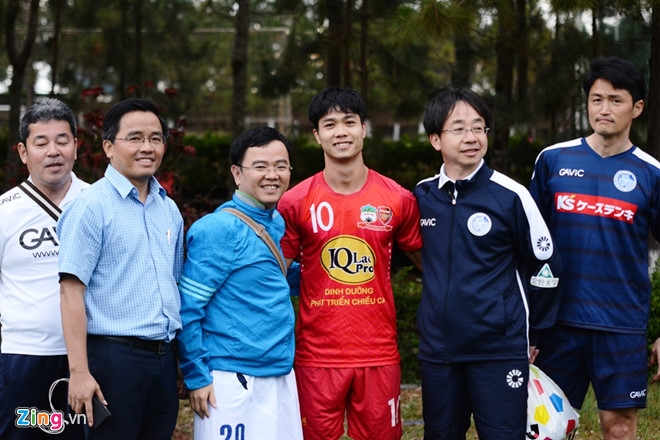 Bau Duc bat tay voi doi bong o J.League 1 hinh anh 2