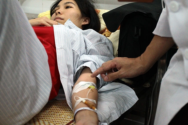benh vien qua tai, bac si quay cuong vi dich sot xuat huyet hinh anh 3