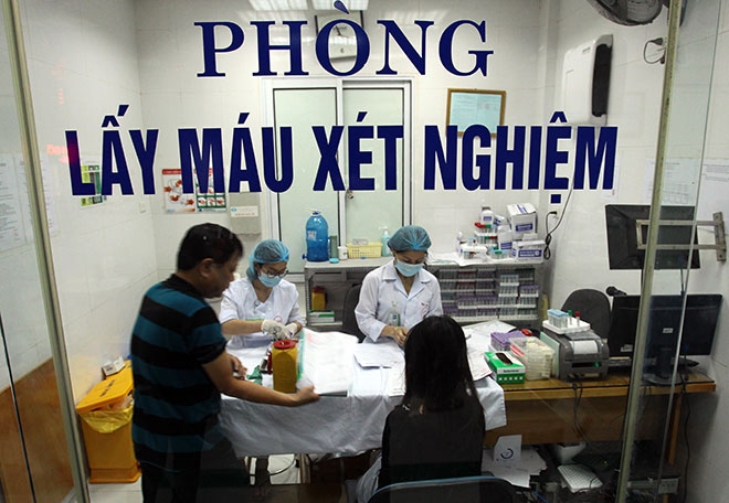 benh vien qua tai, bac si quay cuong vi dich sot xuat huyet hinh anh 5