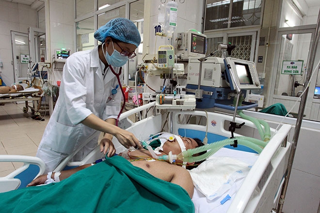 benh vien qua tai, bac si quay cuong vi dich sot xuat huyet hinh anh 7