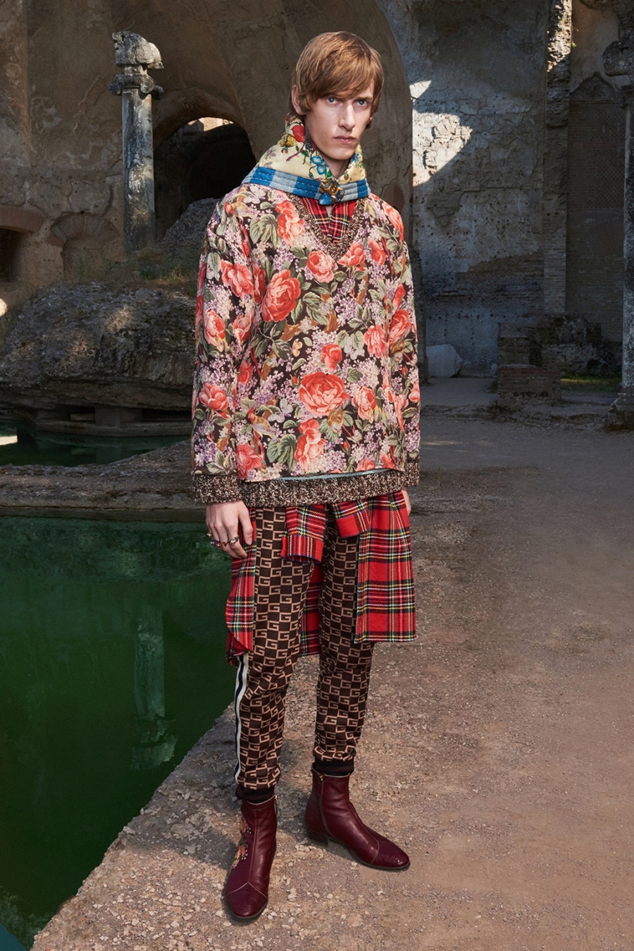 Gucci Cruise 2018 dan dat gioi mo dieu quay ve thoi ky Phuc hung hinh anh 8