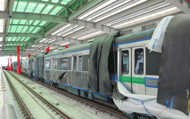 Hiện tại mới chỉ có 1 trong tổng số 13 đoàn tàu Cát Linh - Hà Đông được bàn giao, kế hoạch nhận tàu dường như đã vỡ trận vì không như dự kiến ban đầu.