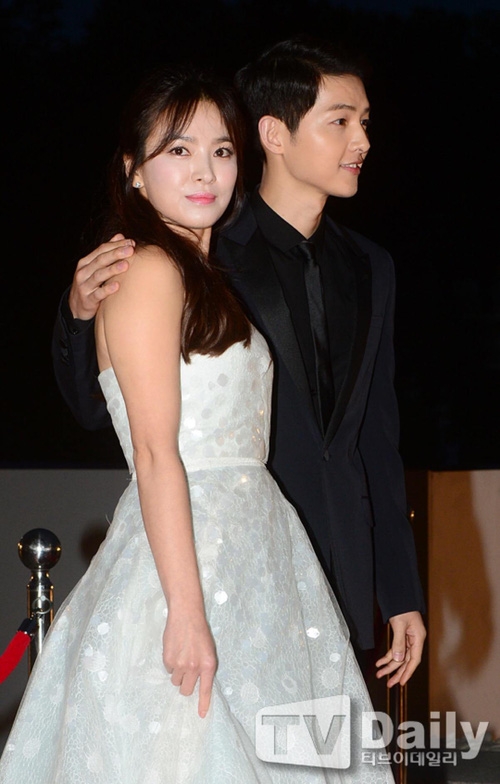 Song Joong Ki - Song Hye Kyo có thể kết hôn ở công viên được xây theo chủ đề Hậu duệ mặt trời - Ảnh 5.