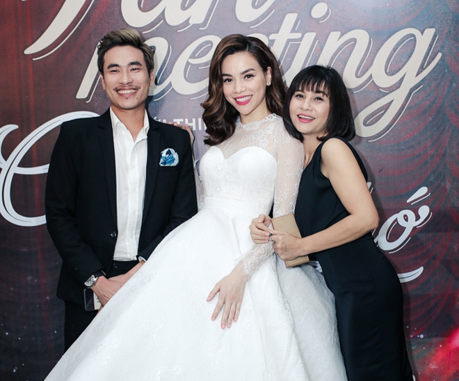 Vừa chia tay đại gia kim cương, Hà Hồ đã diễn cảnh 18+ với trai đẹp - 5