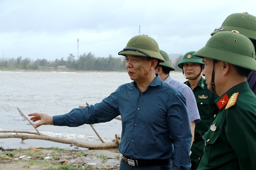 Trong âu thuyền tránh trú bão số 4 người người chia nhau quả chanh, trái ớt - ảnh 7