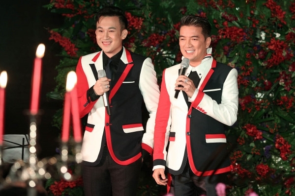 Dam Vinh Hung va chieu tro quen thuoc truoc moi live show hinh anh 2