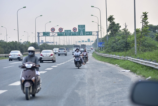  Việc quay đầu bỏ chạy hết sức nguy hiểm khi trên đường đang có ô tô đi với tốc độ cao. Với những trường hợp vi phạm đi vào đường cấm sẽ bị xử phạt rất nặng. 