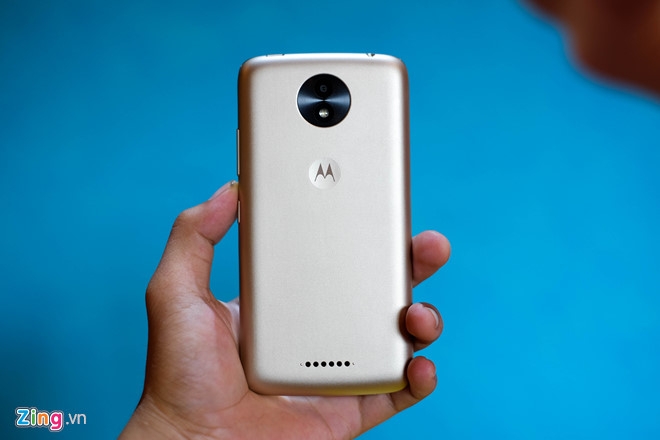 Moto dua loat smartphone gia tu 2 trieu dong ve VN hinh anh 2