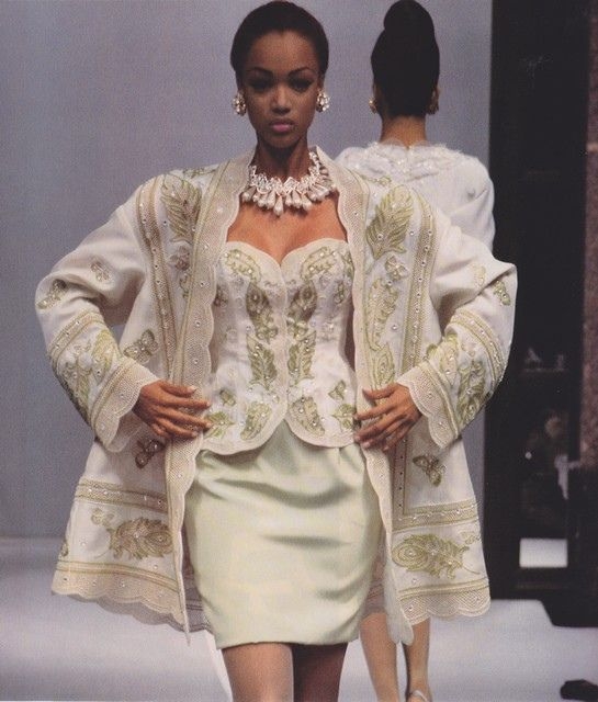 Thế giới người mẫu: Sát phạt, kinh hoàng gấp trăm lần trò lố tại VN Next Top Model   - Ảnh 1.