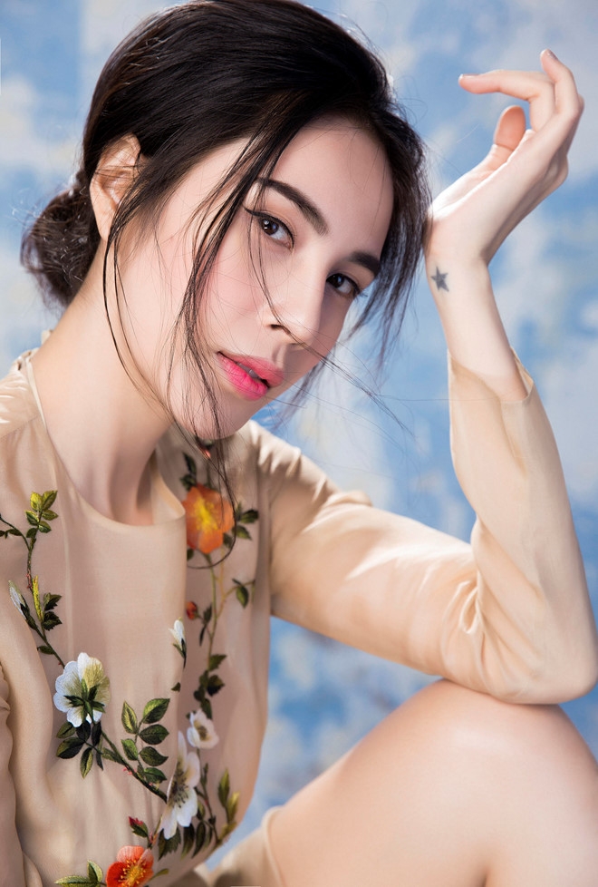 Thuy Tien sang tac ca khuc tang Cong Vinh sau 5 nam ket hon hinh anh 2