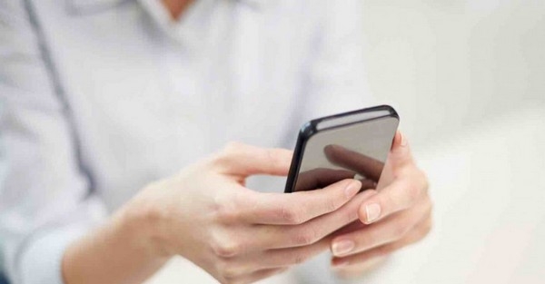 Cuộc hôn nhân kéo dài 5 năm kết thúc sau khi chồng phớt lờ tin nhắn của vợ (Ảnh minh họa)